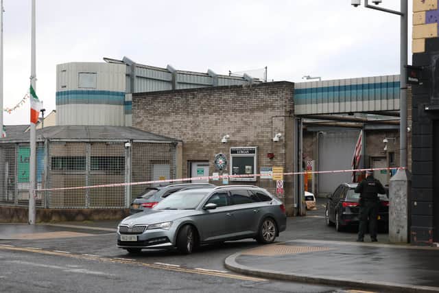 Delivery driver forced at gunpoint to take object to police station