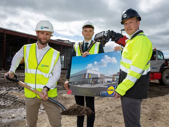 Pictured (l-r) are Eddie Murnin, Associate Director, GEDA Construction, Councillor Ciarán McQuillan, Lord Mayor of Causeway Coast & Glens and Ivan Ryan, Regional Managing Director, Lidl NI.
