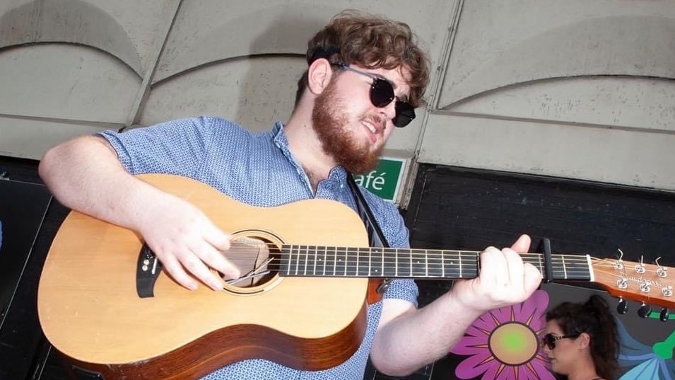 Derry singer hits the right note