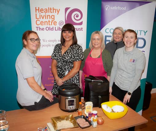 Group pictured at the Health Living Centre (OLT)’s Airfryer Masterclass in Creggan. (Photos: Jim McCafferty Photography)