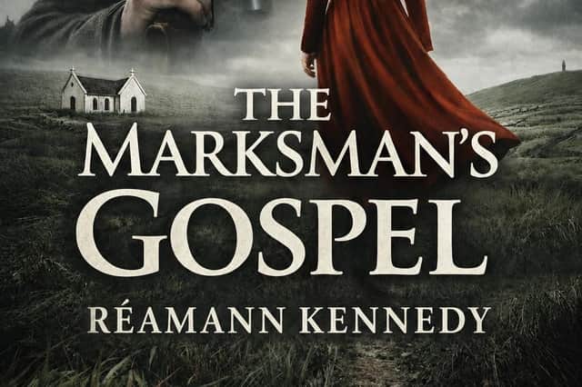 Réamann's book is receiving excellent reviews online and from the local public.