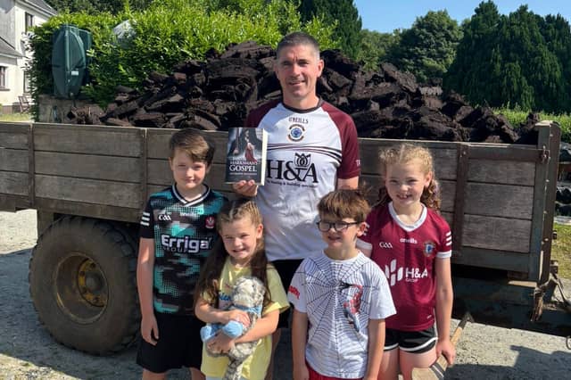 Réamann Kennedy pictured with his kids at home in Ballinascreen.