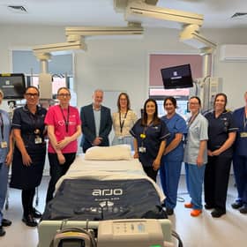 Staff from the Organ Donation Team and Critical Care Services at the Western Trust. The Organ Donation Team has funded the purchase of 21 ‘Arjo Auralis 200’ therapy mattresses for the Intensive Care Units (ICU) at Altnagelvin Hospital and South West Acute Hospital, ensuring every critical care bed across both units is equipped with this specialist technology.