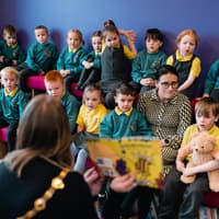 Mayor visits Gaelscoil Uí Dhochartaigh to celebrate Love Your Library Day