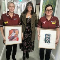 Derry artist donates beautiful artwork to Altnagelvin Breast Screening Unit