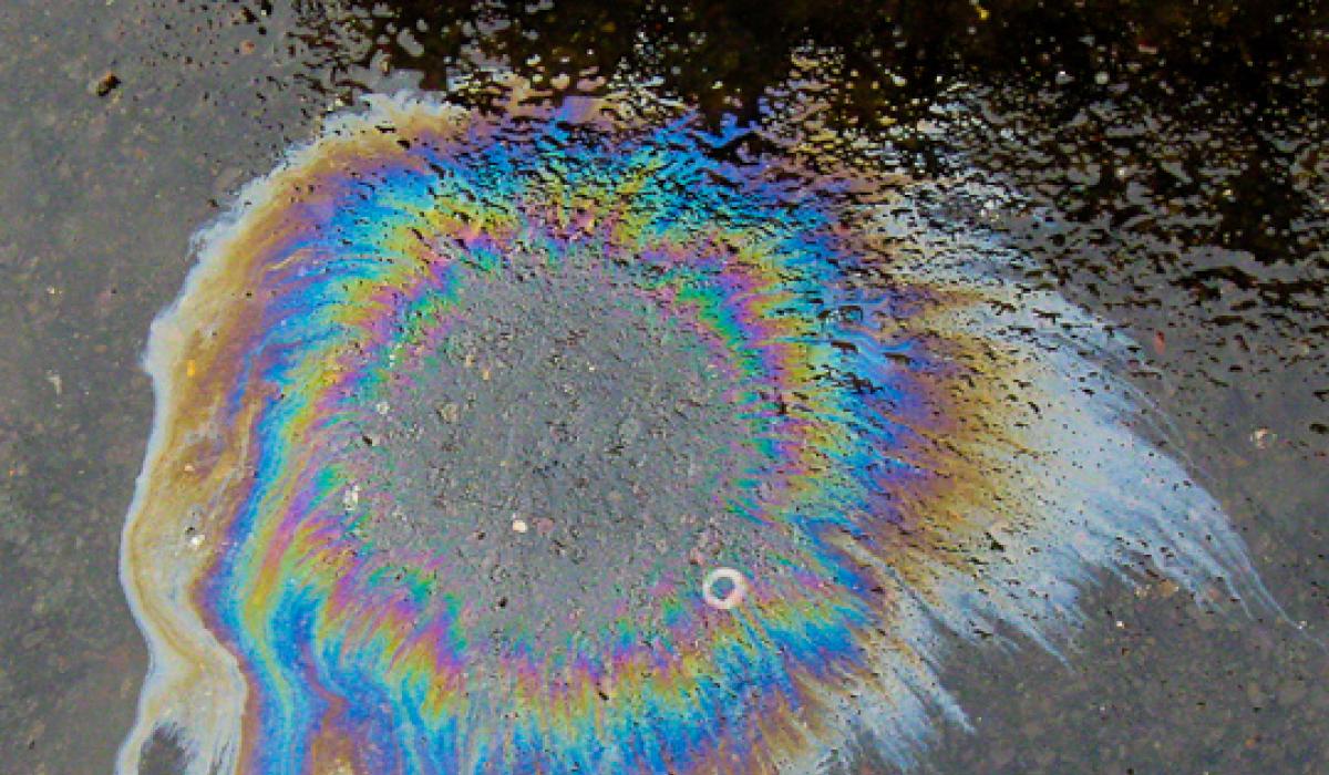 Major oil spill affecting traffic in Derry Derry Now