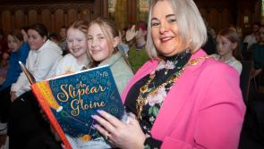 I bPictiúirí: Doire ag ceiliúradh Lúcháir Leabhar