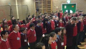 Derry school children raise their ‘cap’ to rugby legend Willie Anderson