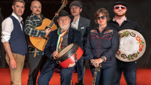 Derek Warfield and The Young Wolfe Tones set for Derry Christmas Special