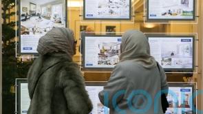 Average UK house price is £7,000 below peak seen last September