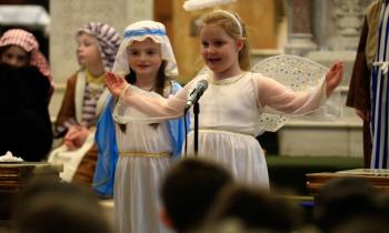 IN PICTURES: Gaelscoil &Eacute;adain Mh&oacute;ir celebrate annual Christmas Carol performance