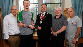 Derry boxer congratulated on USA Scholarship