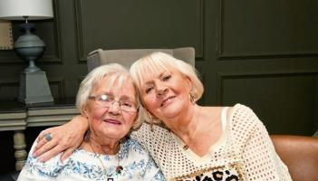 Mary Nelis pictured with her sister Anna McHugh at her 90th birthday celebrations in the Ebrington Hotel. PHOTO: Keith Moore, nwpresspics. 