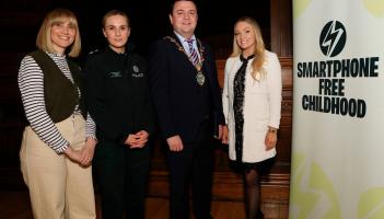 Derry campaigners call for Smartphone Free Childhood