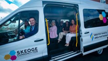 IN PICTURES: &lsquo;Skeoge United&rsquo; unveils new community minibus