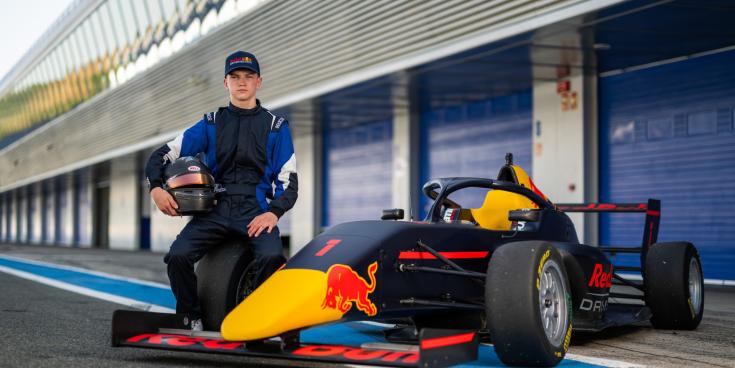 County Derry racing sensation Fionn McLaughlin wins British F4 title