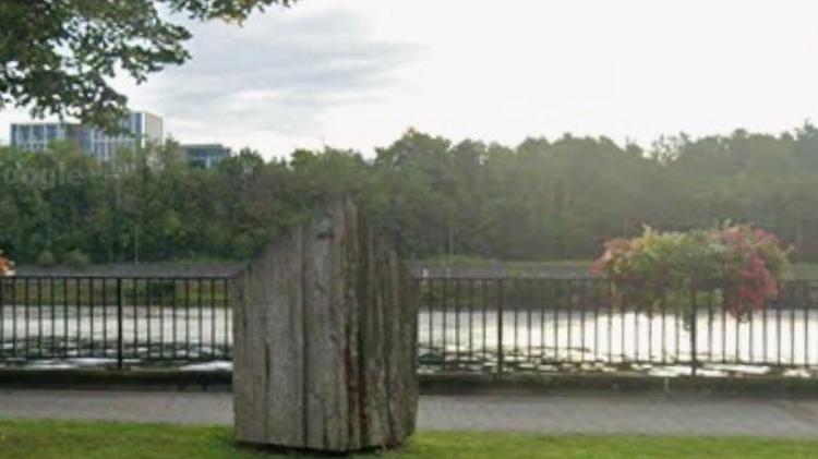 Council approves removal of deteriorated "Points of Departure" pieces on Derry's Quay