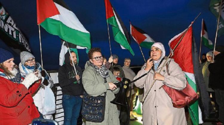 Majida al Askari speaking at the 2024 New Year's Eve 'Vigil for Palestine'.