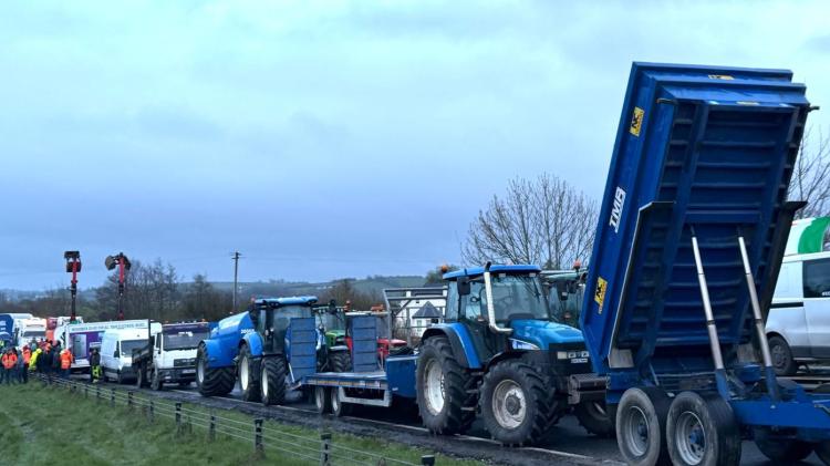 'We are not criminals' - huge turnout for Donegal stop-protest on dual carriageway