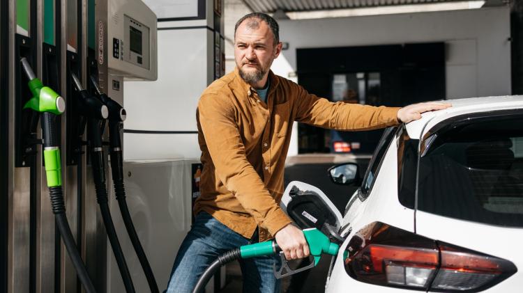 Fifth of drivers cutting back on food to afford soaring fuel costs