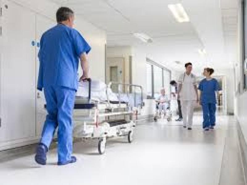 Health workers 'overstretched' amid staff shortages, says Derry councillor