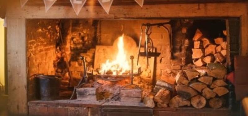 The traditions and customs of New Year's Eve in Ireland year's ago