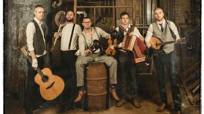 The Rapparees toe-tapping over to An Carn