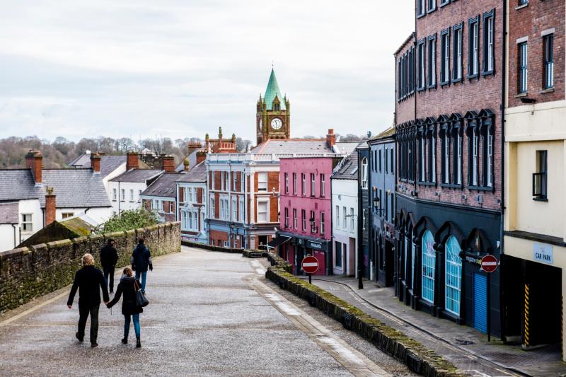 New plan being discussed to reduce the amount of traffic allowed in to Derry's Walled City area