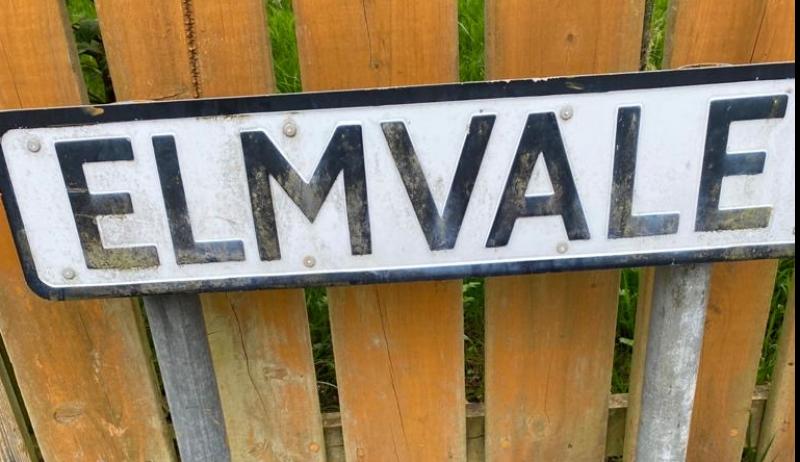 Two more areas in Derry are to get Irish street signs after residents support the proposals