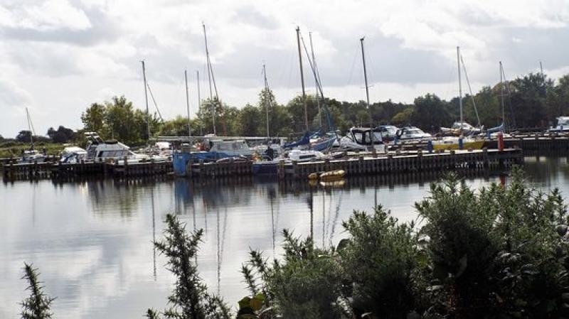 Council to meet boat club over marina plans