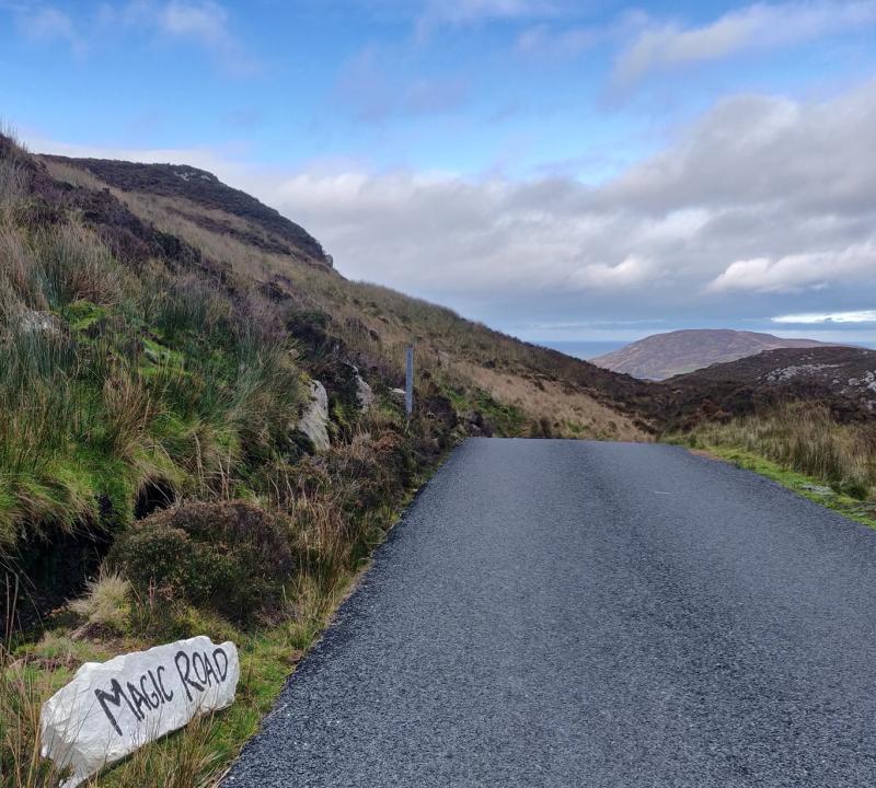 Derry motorists belng  left spellbound by 'Magic Road' where cars roll back up hill