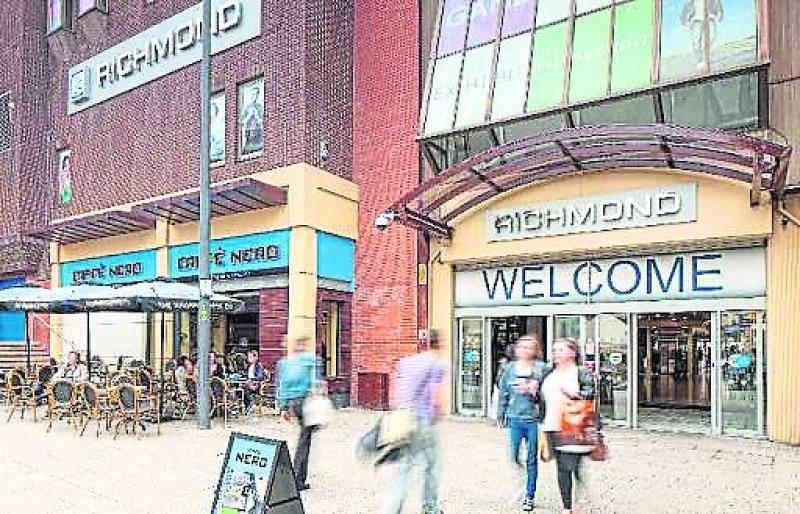 Boost for Derry shopping centre with opening of new fashion store