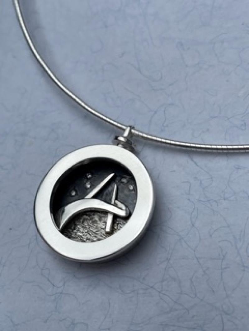 Goldsmith in Derry auctioning Peace Bridge pendant to raise funds for Foyle Hospice&nbsp;
