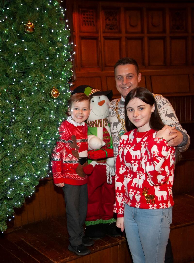 Mayor wishes you all a very Derry Christmas
