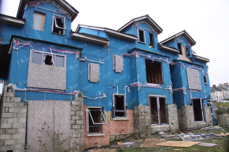 Demolish dangerous Dunfield eyesore