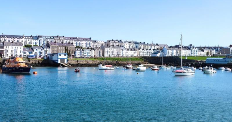 Woman arrested in relation to north coast online holiday scam