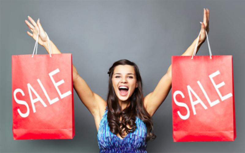 Business group urges shoppers to think local this Christmas and reduce global footprint