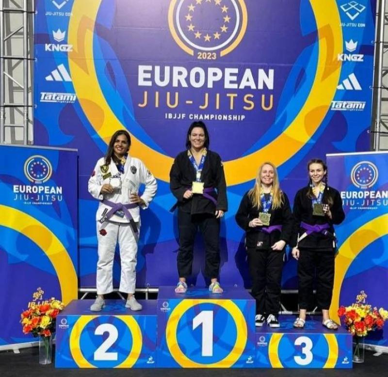 Stacey Sloan taking gold at the IBJJF Europeans in Paris last week.