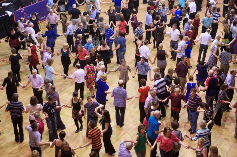Sets céilí fundraiser for  First Housing Aid and Support Services