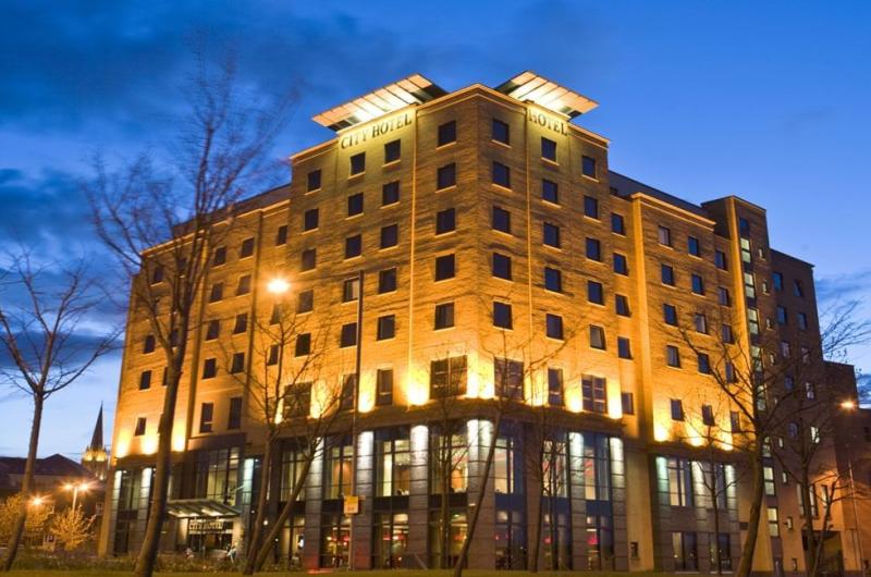 Derry's City Hotel workers in redundancy industrial ballot 