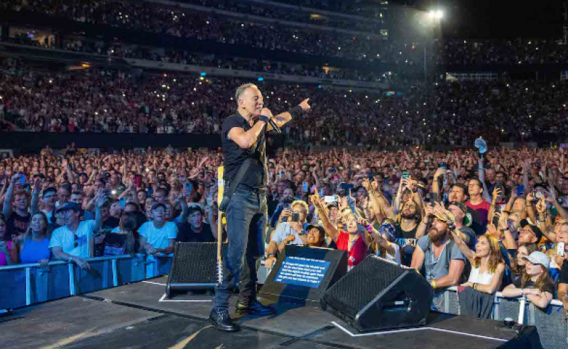 The Boss is back! Bruce Springsteen announces tour dates for Ireland next year 