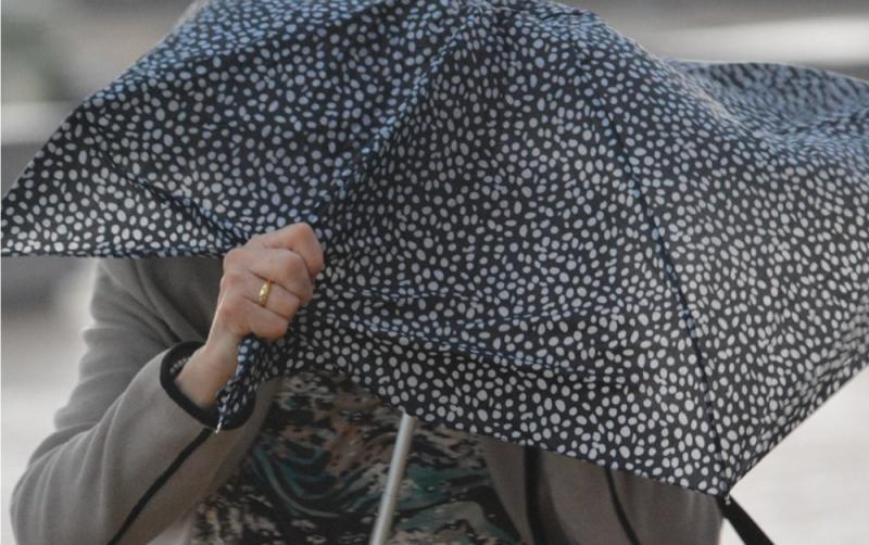 Storm Floris: Safety advice issued as rain an damaging strong expected