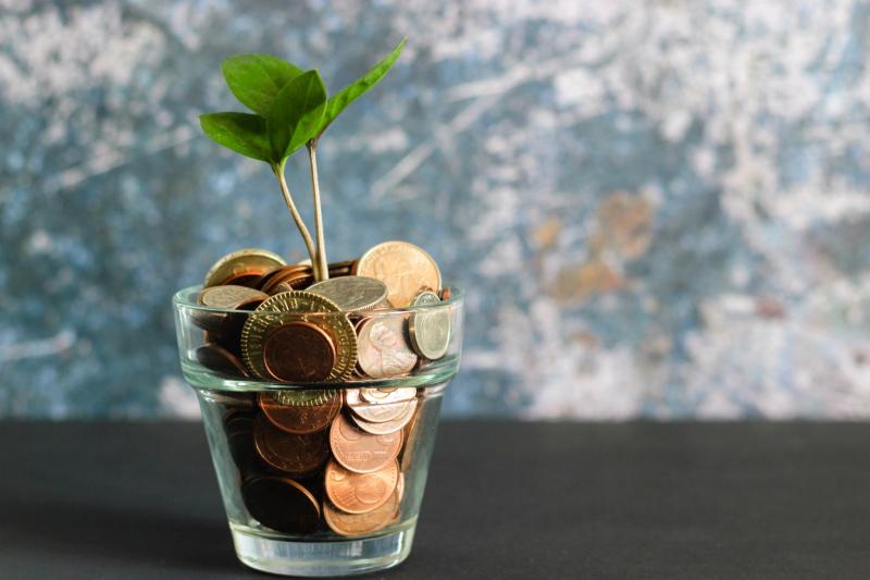 Top money saving hacks for Irish people and households as they head into 2024