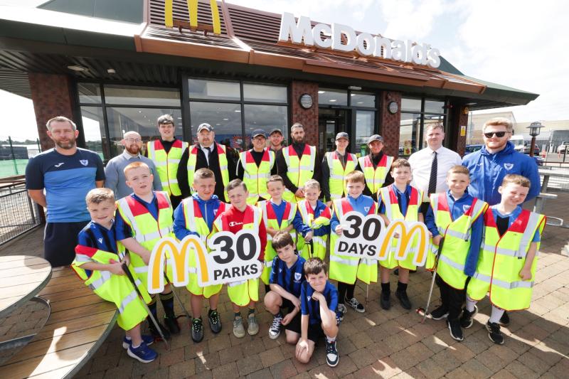 Oxford United Stars tackle litter in local community