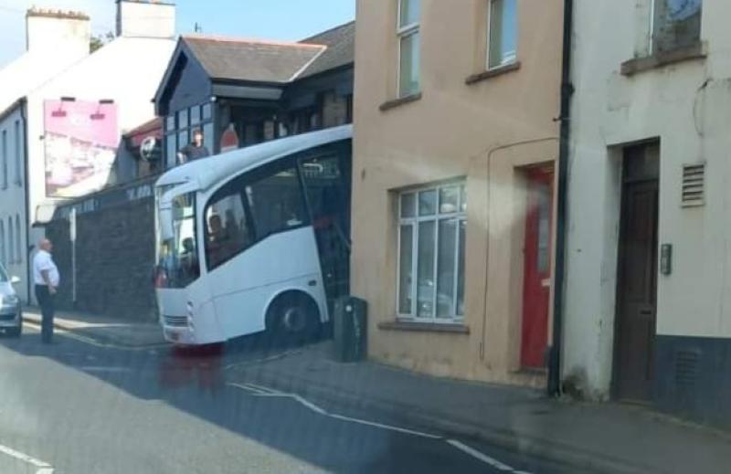 Derry's Fountain Hill reopens after bus gets stuck