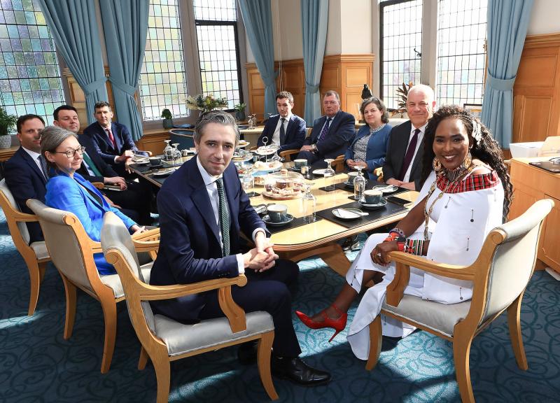 Mayor hosts Taoiseach Simon Harris T.D. on his first official visit to Derry