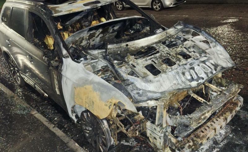 Police in Derry investigating burnt out jeep in Waterside area