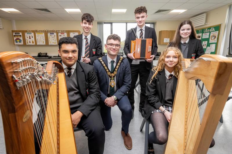 Students from Gaelcholáiste Dhoire enjoy visit from Mayor of Causeway Coast and Glens as part of ‘Breaktime with the Mayor’ sessions