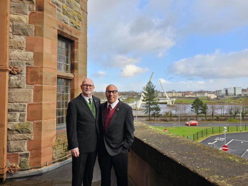 American couple who fell in love with Derry marry at iconic Guildhall