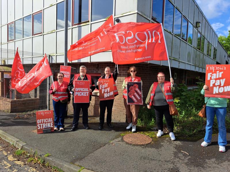 Nipsa NI Water workers go on strike in Derry over pay dispute